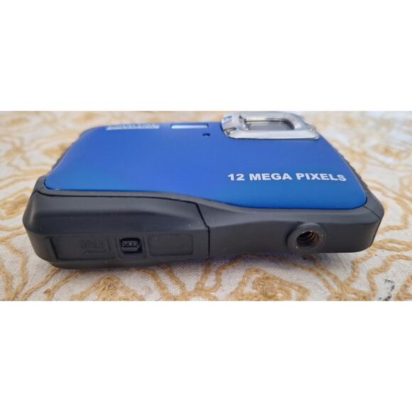 Vmotal kids waterproof digital camera- 2" display- takes 2 AAA batteries- NWOB - Picture 5 of 12